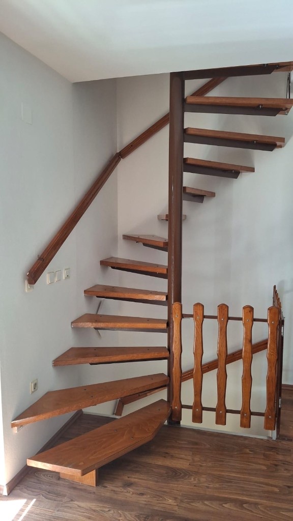 Apartment 5 – Wendeltreppe
