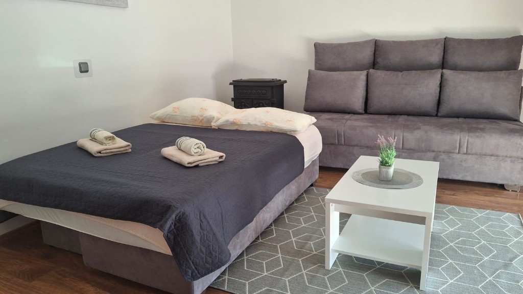 Apartment 5 – Wohn- und Schlafbereich