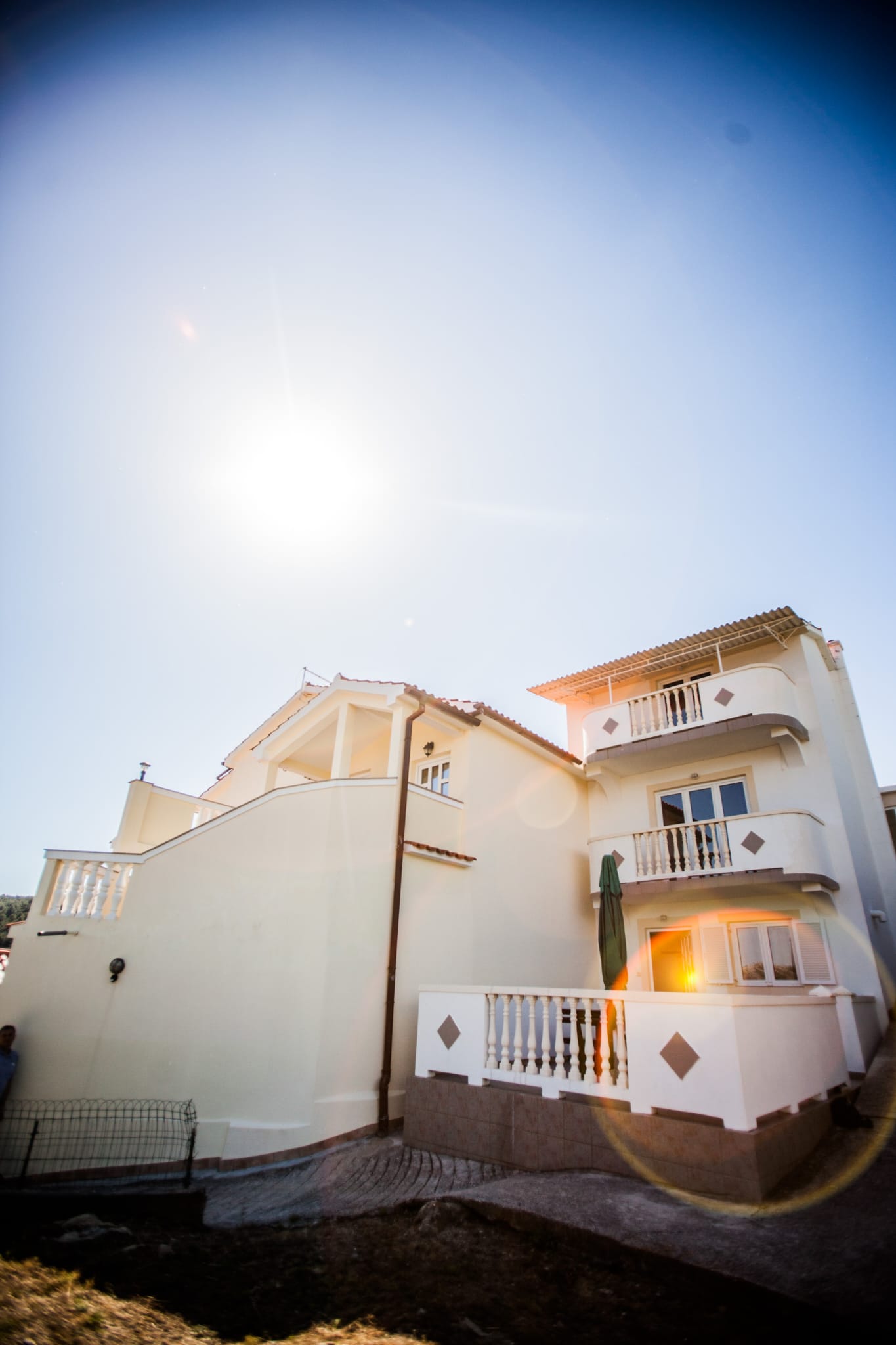 Außenansicht der Ferienapartments in Lopar