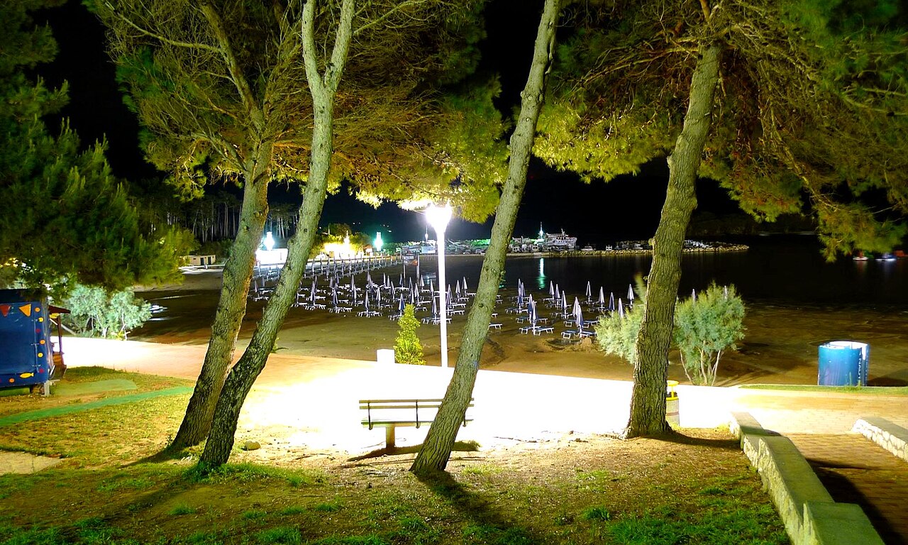 Panorama des Paradiesstrands Rajska plaža in Lopar